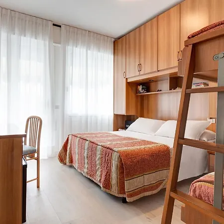 ホテル Picobello Pineta 3*