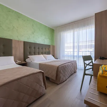 Ξενοδοχείο Picobello Pineta 3*