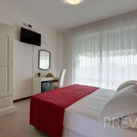 Ξενοδοχείο Picobello Pineta 3*